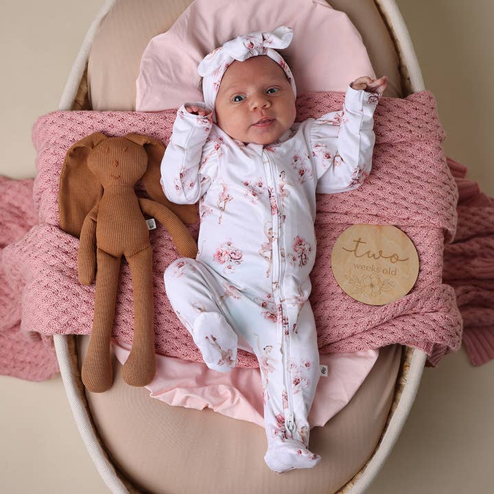 Snuggle Hunny – wholesale Nattdräkt – Baby – Ballerina Ekologisk Mysdräkt med Dragkedja och Volang