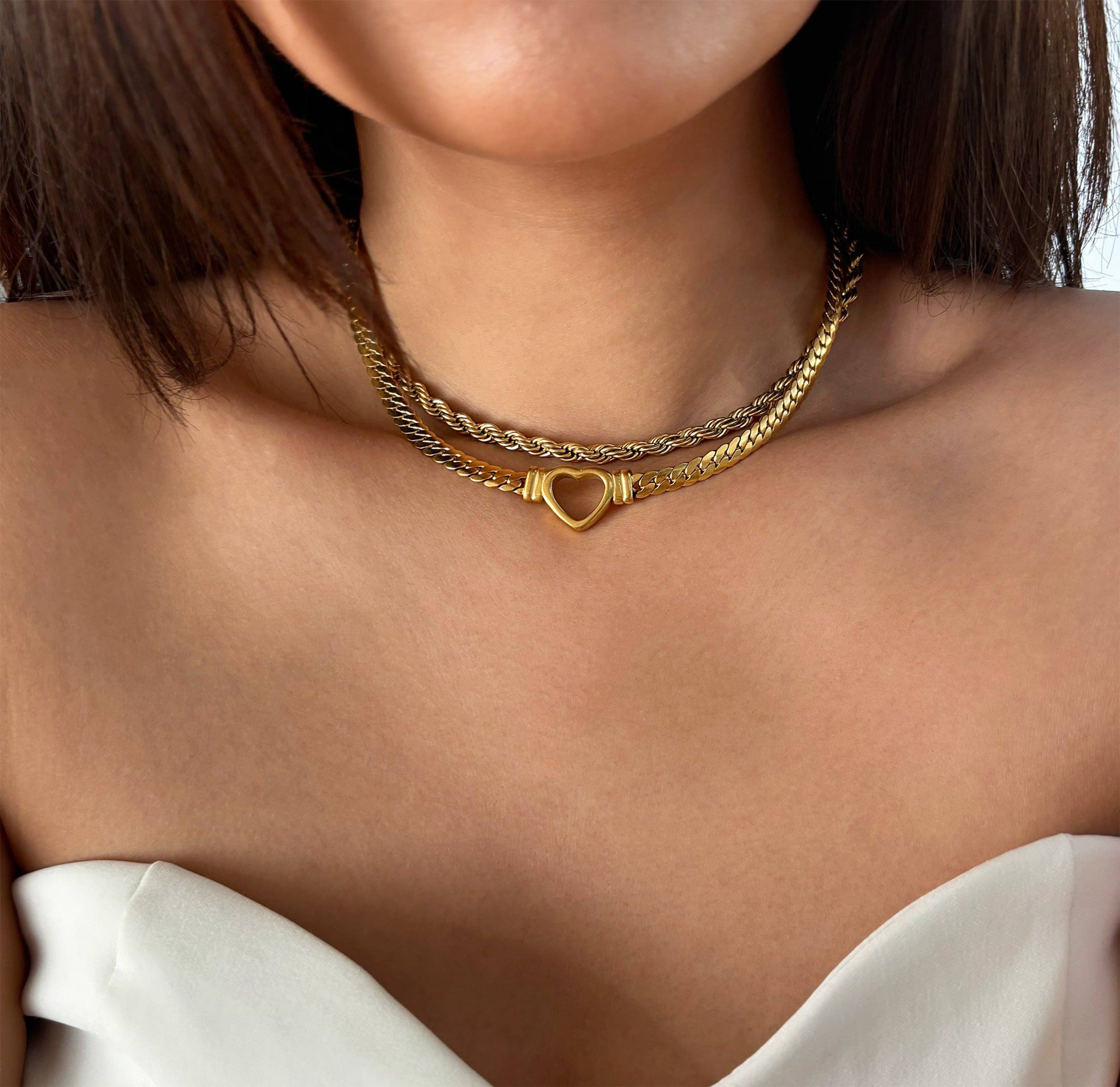 MAI DESIREE - Venta al por mayor Collares con colgantes/abalorios - COLLAR DE CADENA DE SERPIENTE CON FORMA DE CORAZÓN DE VITTORIA1