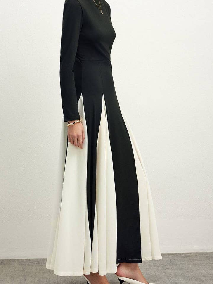 black Demure Color Block Flowy Long Sleeve Dress for wholesale on Faire