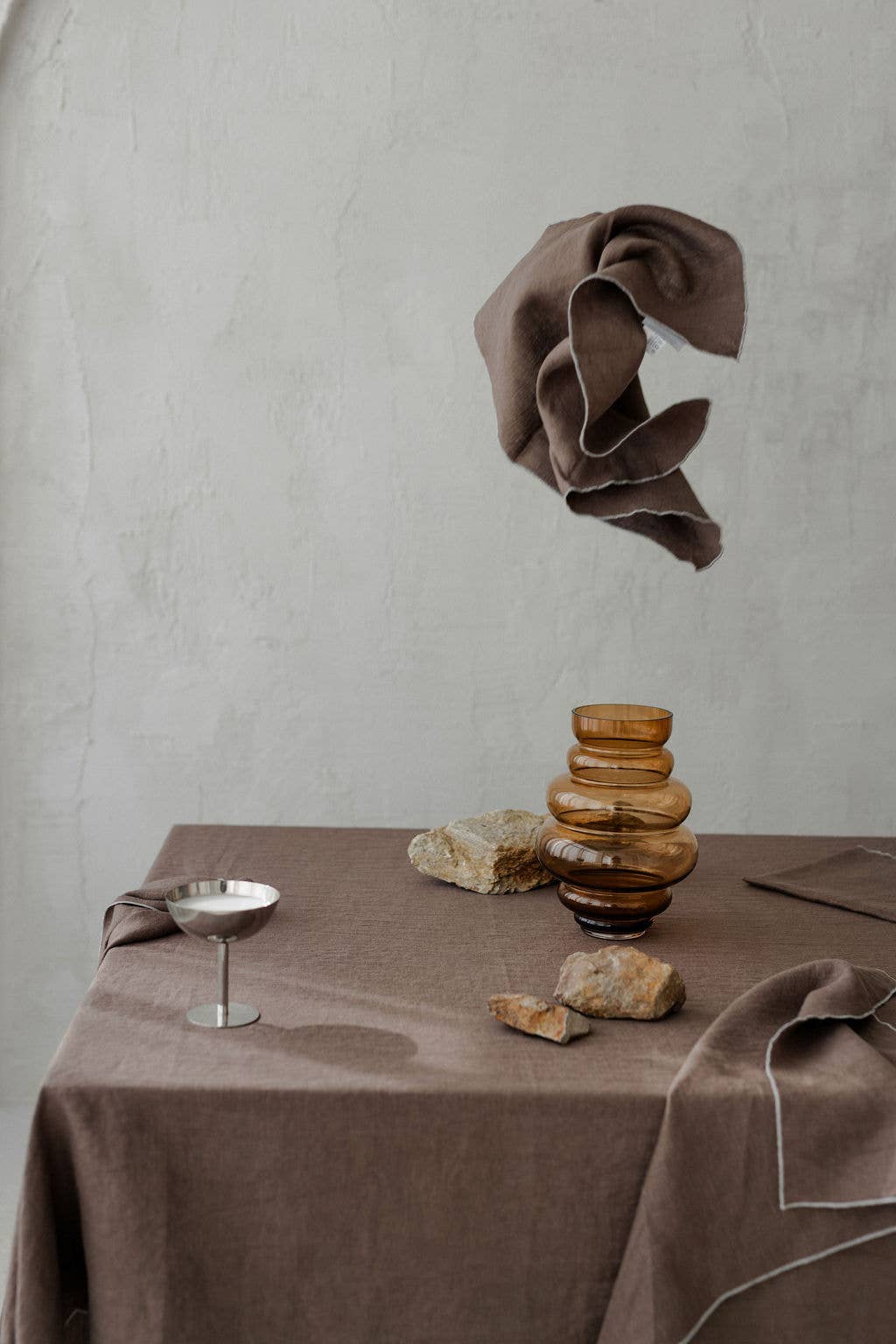 dodesign - Wholesale Tablecloth - Linen Tablecloth with contrast detail Stone Cacao -330x145cm5