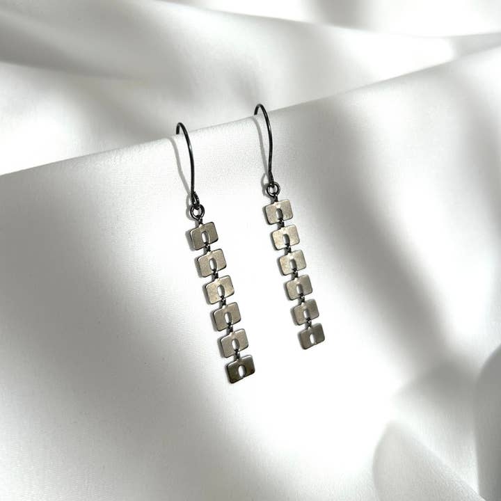 Pendientes Mabel negros para venta al por mayor de Industrial Jewellery Ltd