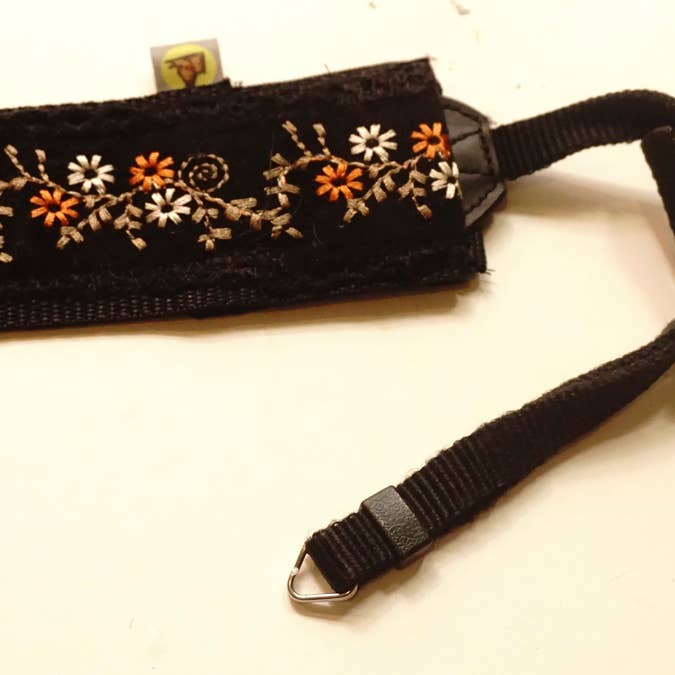 hundsfutter - Wholesale Camera Strap - Gabriela camera strap2