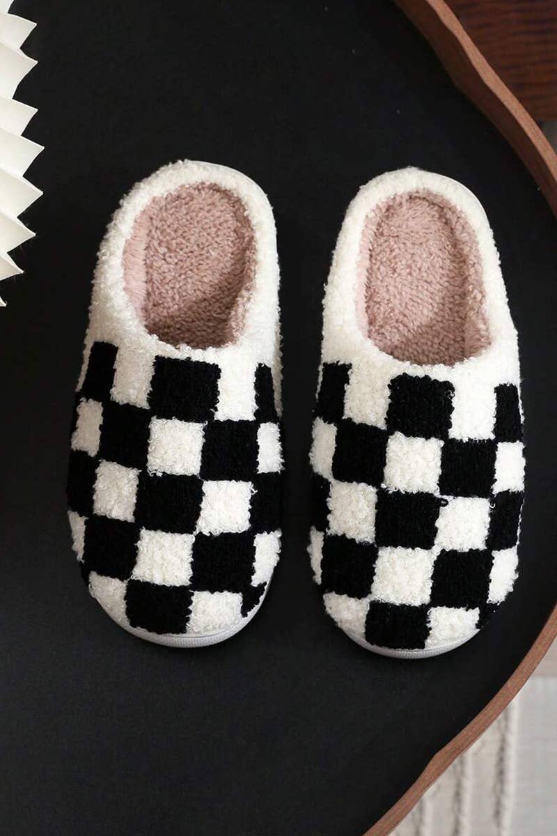 42POPS - Wholesale Slippers - Women's - ..._ SI-26824 Cute novelty soft plush cozy slippers (size L/XL)18