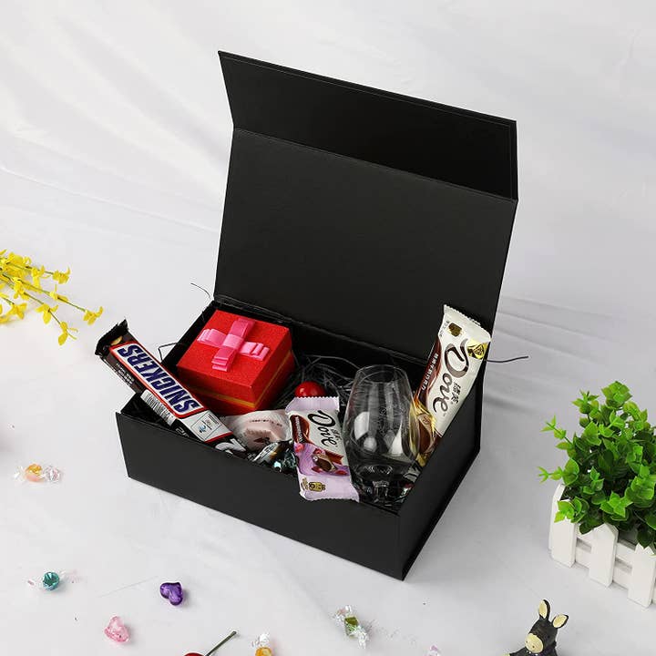 verona home and gift - Wholesale Gift Box - Gift Box with magnetic closure - 3 sizes in Black & White