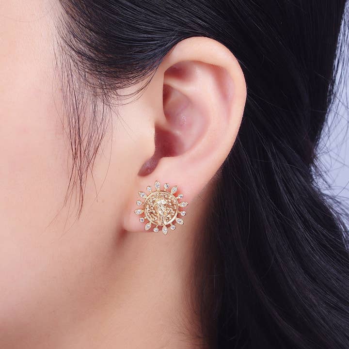 Aim Eternal - Vente Clous d'oreille - Boucle d'oreille à tige en or avec médaillon Saint Jude en forme de soleil de San Judas AE10462