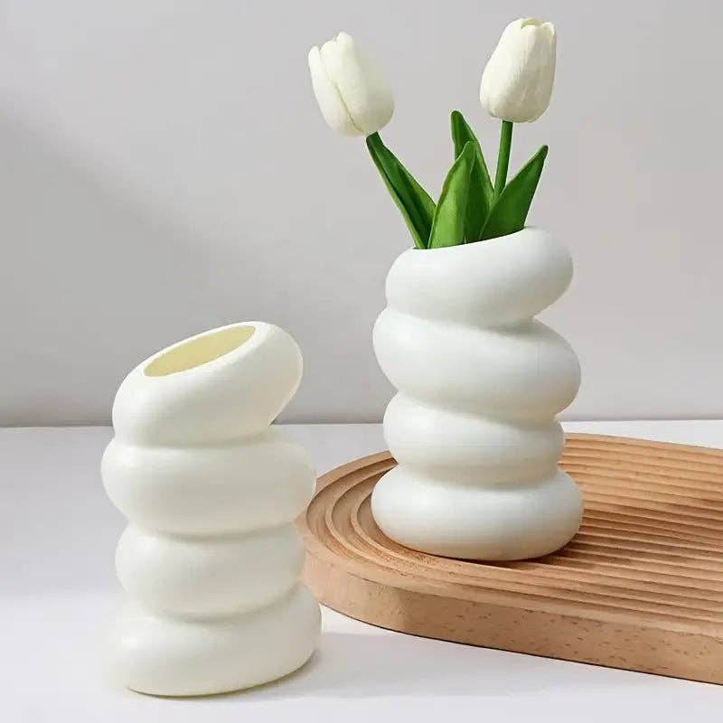 Huis Van Merken - Wholesale Vase - 1pc Chic Spiral White Vase - Nordic-Inspired0