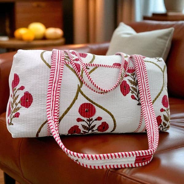 Bolso de viaje Ellison Burgundy Floral y otras tendencias de Resultados para que necesita una cafetería al por mayor. Devoluciones gratuitas y condiciones de pago a 60 días en Faire en Faire.