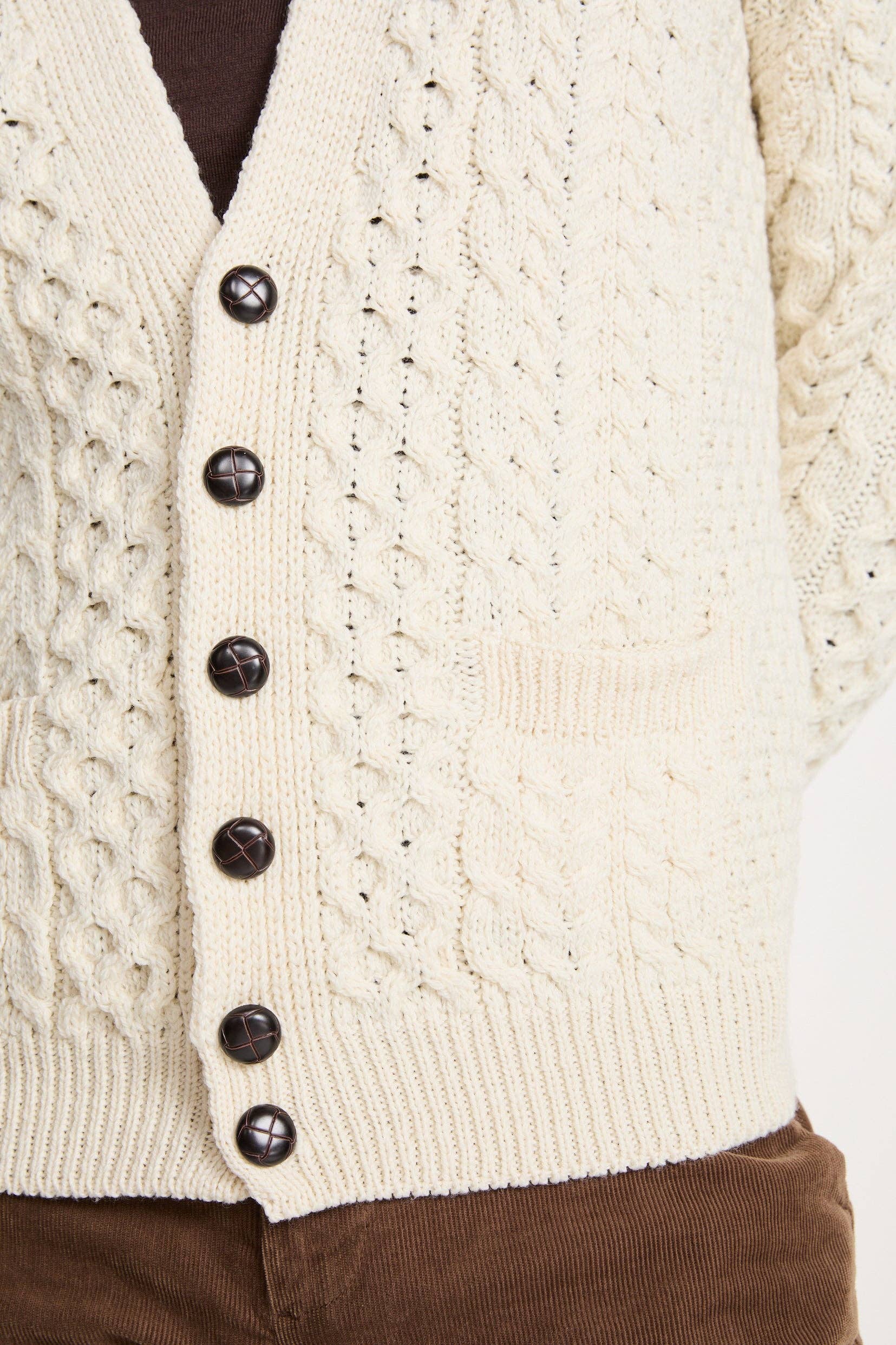 Aran Woollen Mills - Wholesale Cardigan - Heren - Clare Island heren Aran vest - crème3