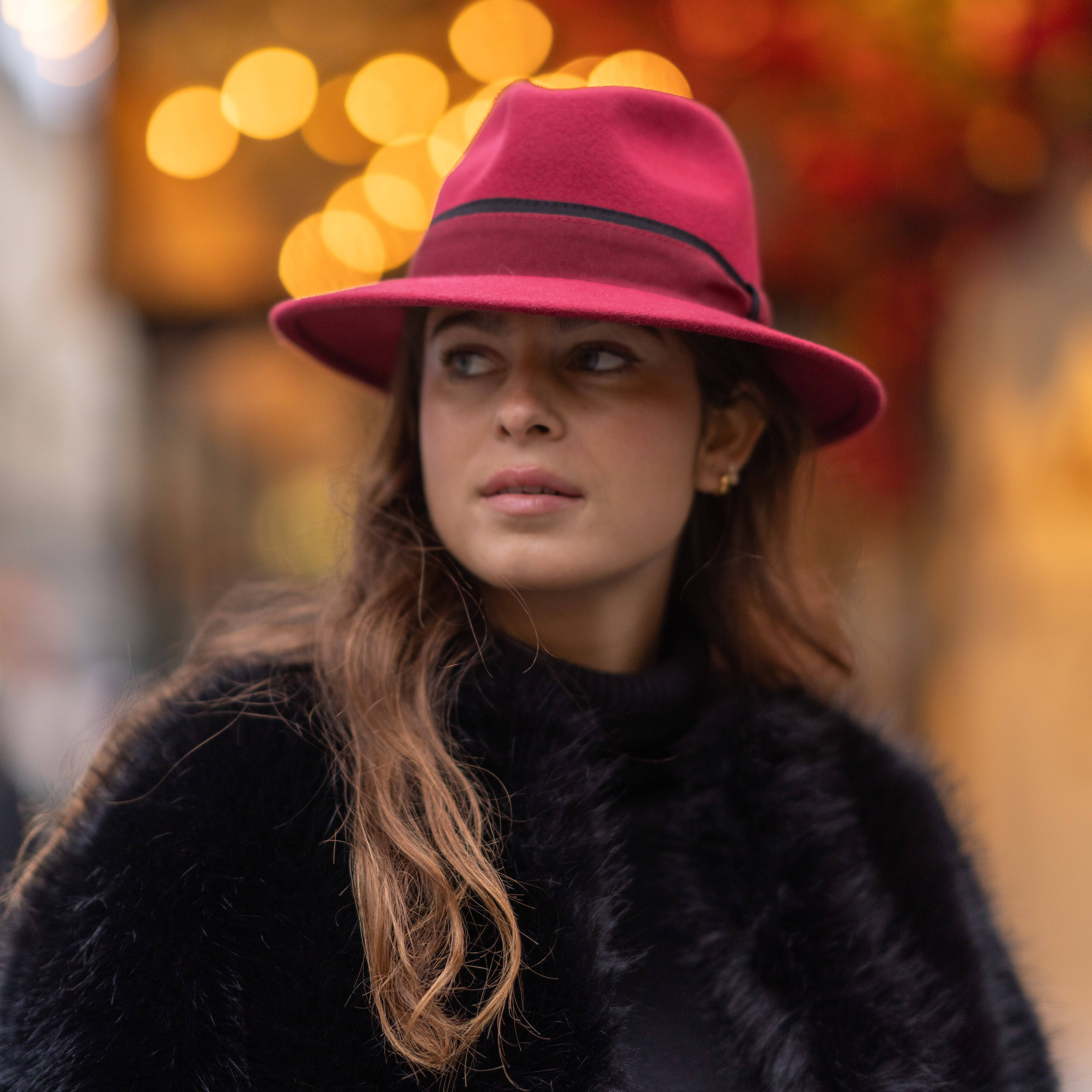 M BY FLECHET - ESSENTIALS - ALP1 – Engroshandel Bucket hat - Dame – Uldfilt Fedora-hat med tofarvet grosgrain - 1Hs2582