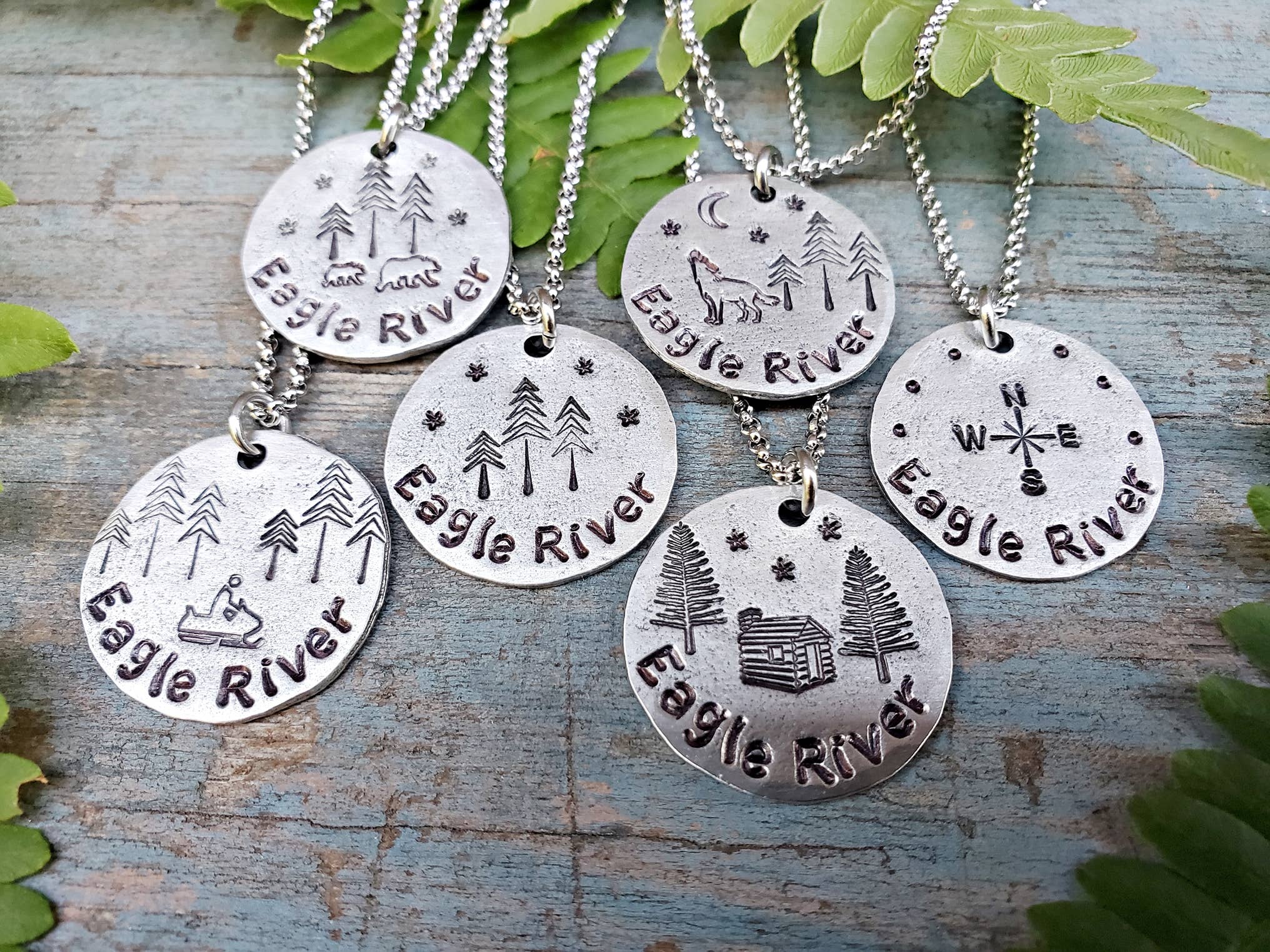 Kathryn's Collection - Vente Colliers à pendentif - Colliers personnalisés estampés à la main « Your Town »8