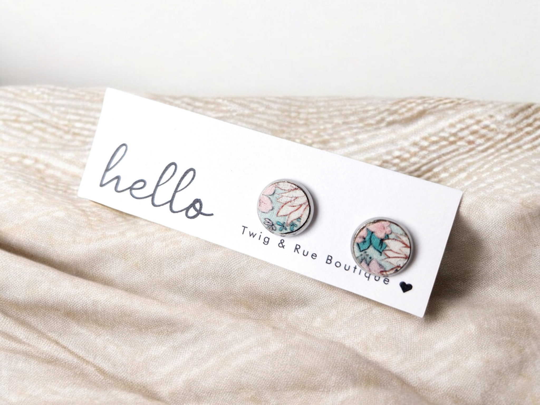 Twig & Rue boutique – Brincos de pino por atacado – Alças de botão em couro | Coleção de padrões3