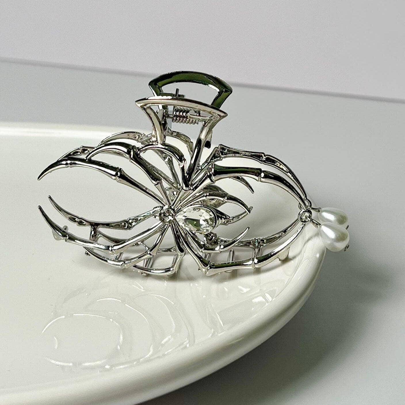 B. LUVV & CO. - Wholesale Hair Clip - Women's - Spider Hair Claw4