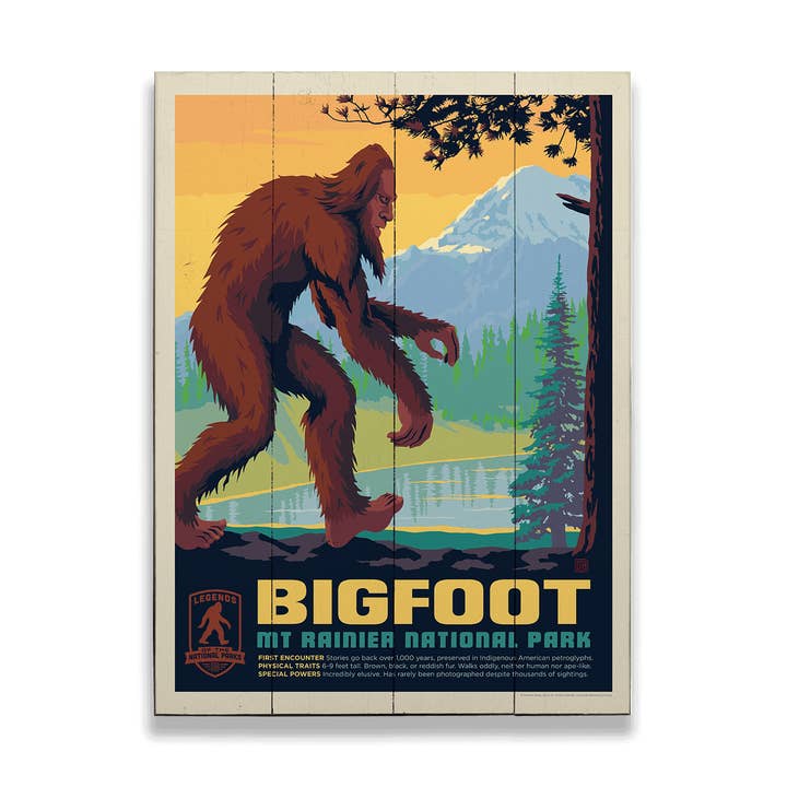 Bigfoot : Le Secret Majestueux de Rainier - Art Mural en Bois et Métal pour la vente par Old Wood Signs