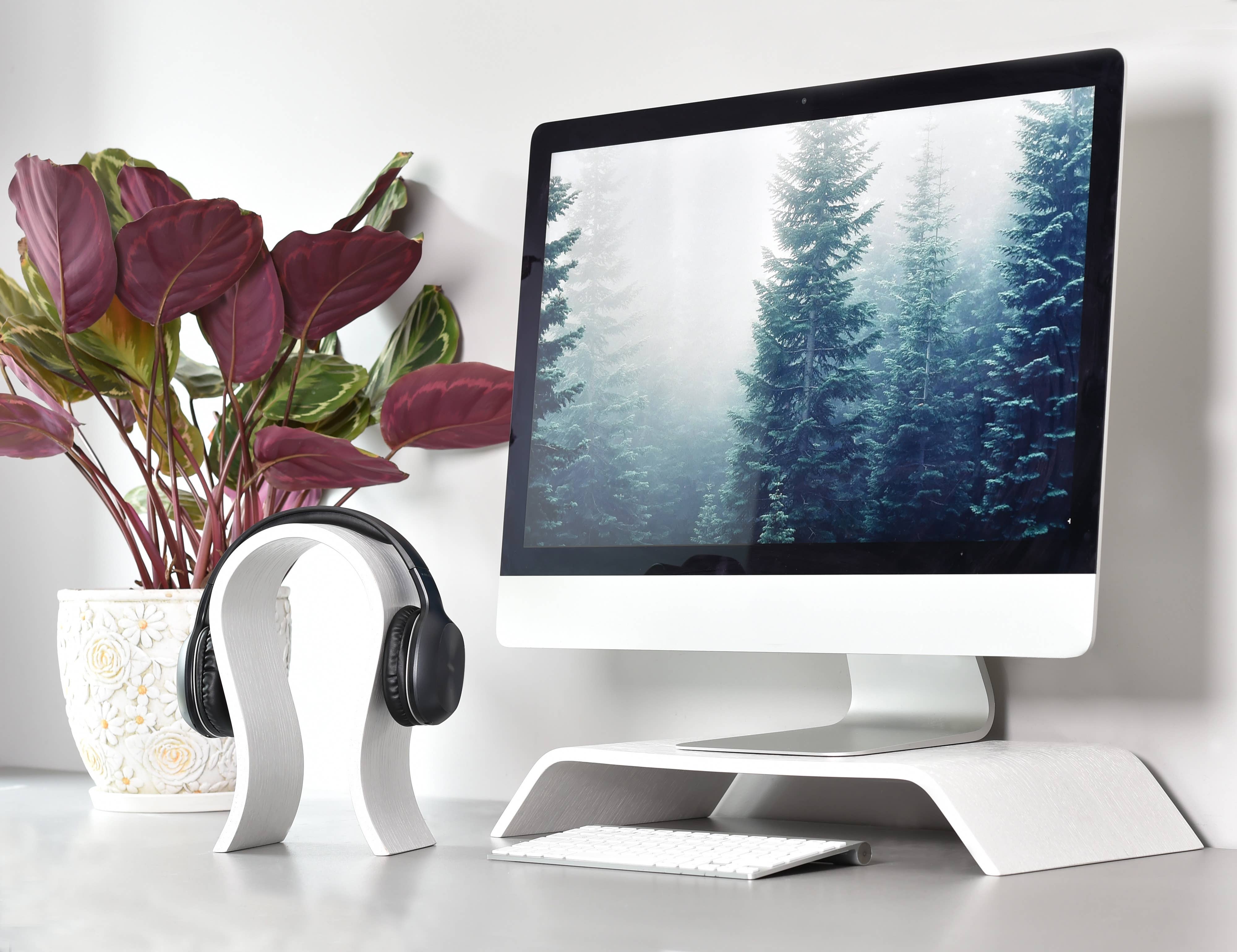 ValiaiDesign - Wholesale Speakers - Set of computer and matching headphones stand2