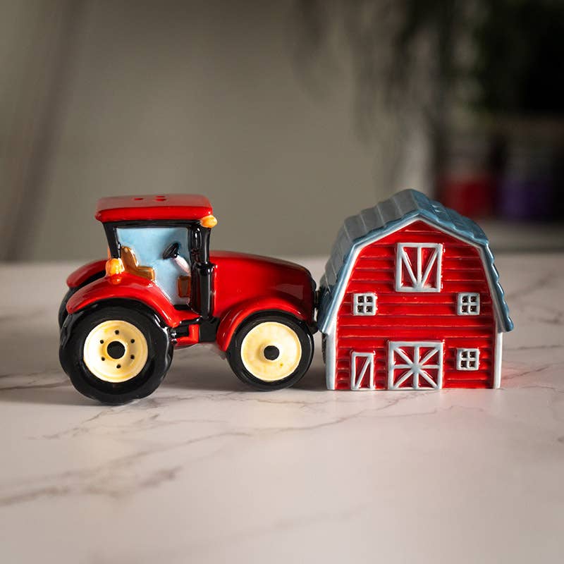 Pacific Trading - Wholesale Salt & pepper shaker set - Tractor & Barn Salt and Pepper Shaker Set6