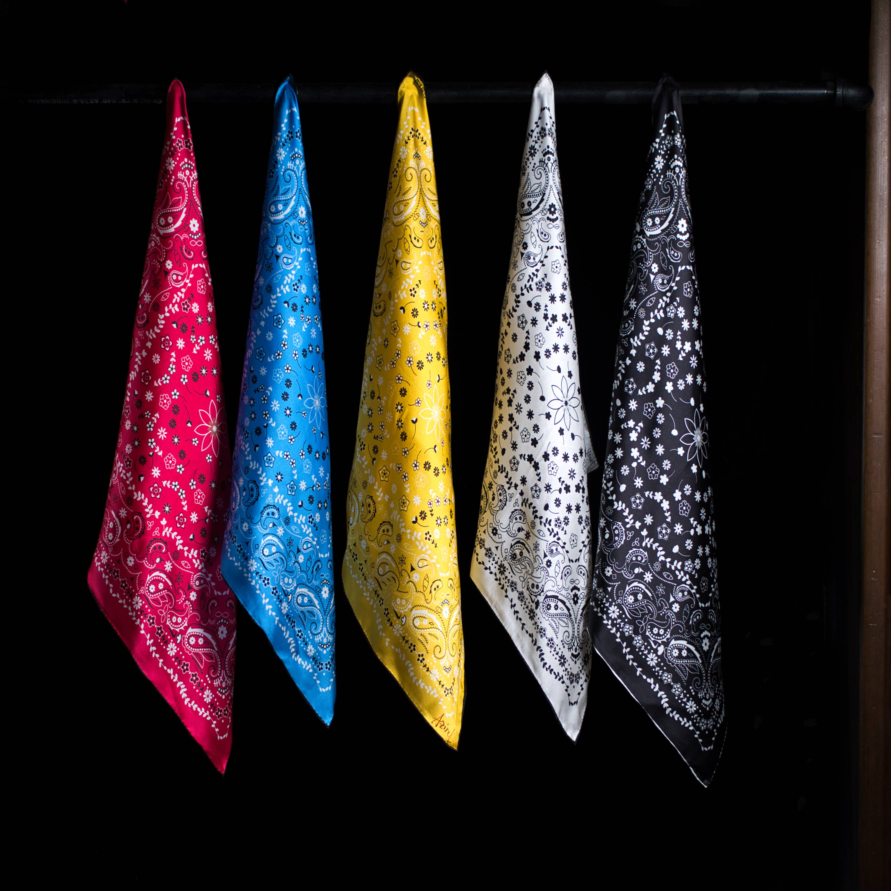 Malibu & Beyond Co /LENNOX MODE - Vendita all'ingrosso Bandana - Donna - Iconico bandana vintage americano in seta di gelso 100%!2