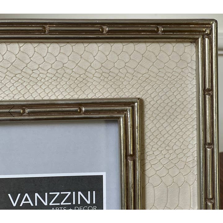 Vanzzini Arts + Decor - Wholesale Fotolijst - Luxe fotolijst - Albino Python Dash Silver1