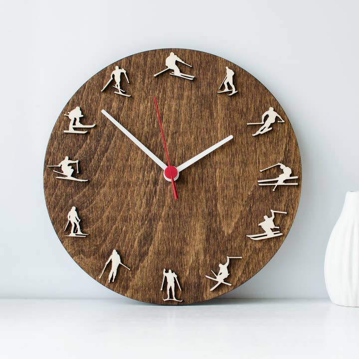 Ski clock Wood wall clock with figures of skiers for wholesale by Izywood