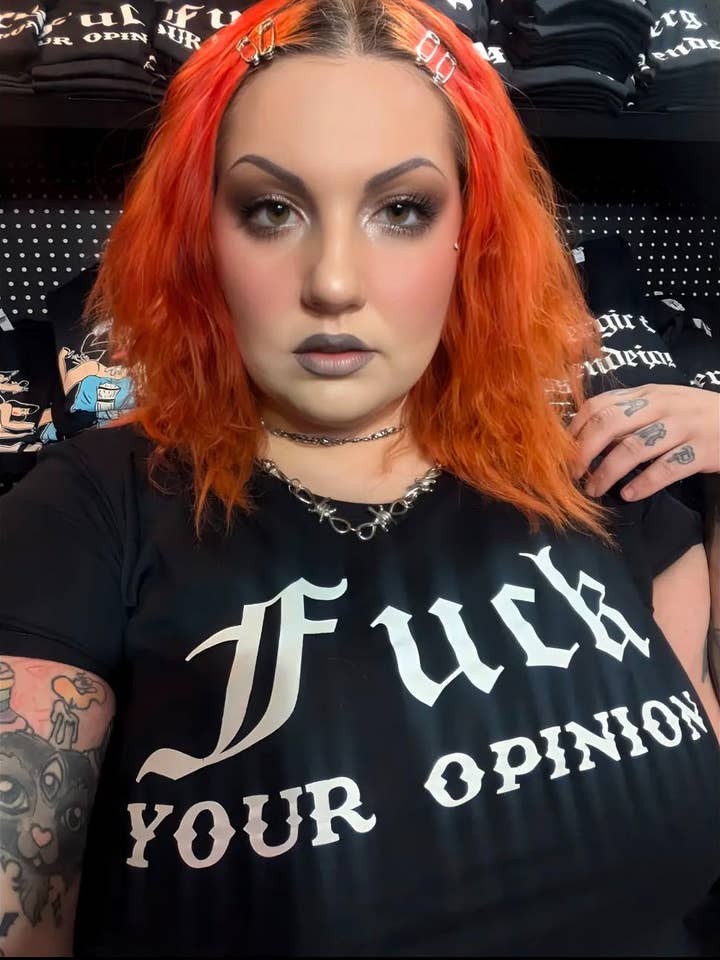 T-shirt F votre opinion pour la vente par Rockin Bettie