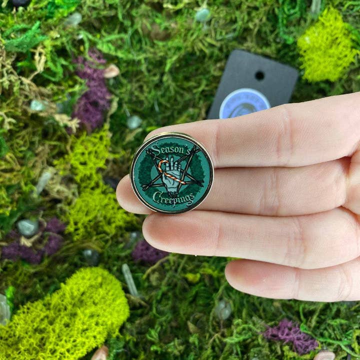 Säsongens Kusliga Helg Emaljpin för wholesale av The Shadow Witch