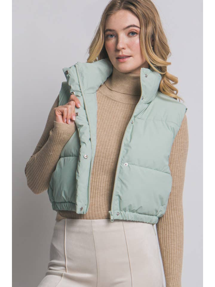42POPS - Wholesale Outerwear Vest - Women's - ,.._ SI-26858 Cropped Puffer Vest With Pockets7