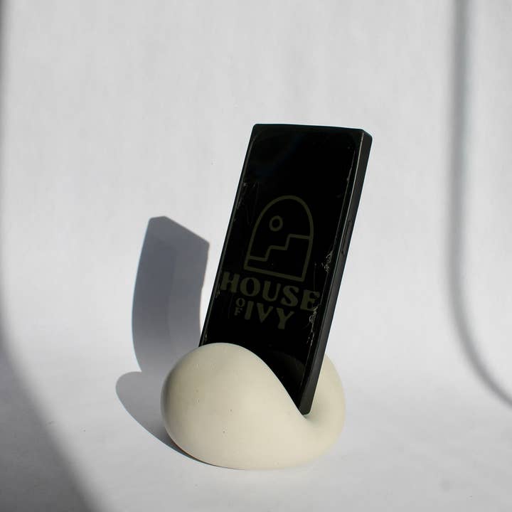 Supporto per Telefono e Tablet in Cemento Grigio per la vendita all'ingrosso da parte di House of Ivy