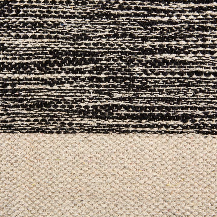 Welcome Home Unbeatable Deals - Wholesale Area Rug - Black Variegated Border Hand-Loomed Rug 2X3 Ft