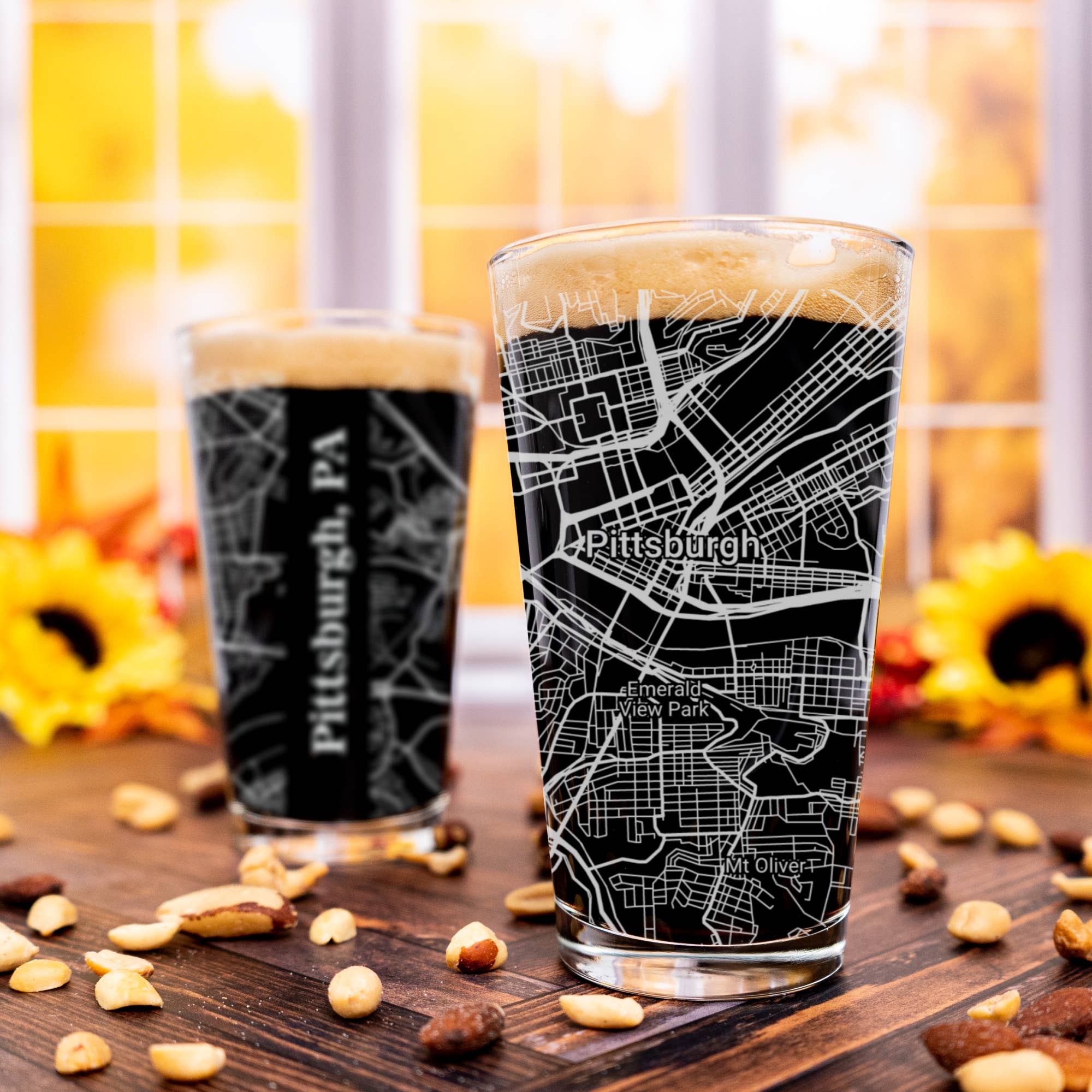 Blue Ridge Mountain Gifts - Wholesale Beer Glass/Mug - Pittsburgh PA - Street Map - Engraved Pint Glass