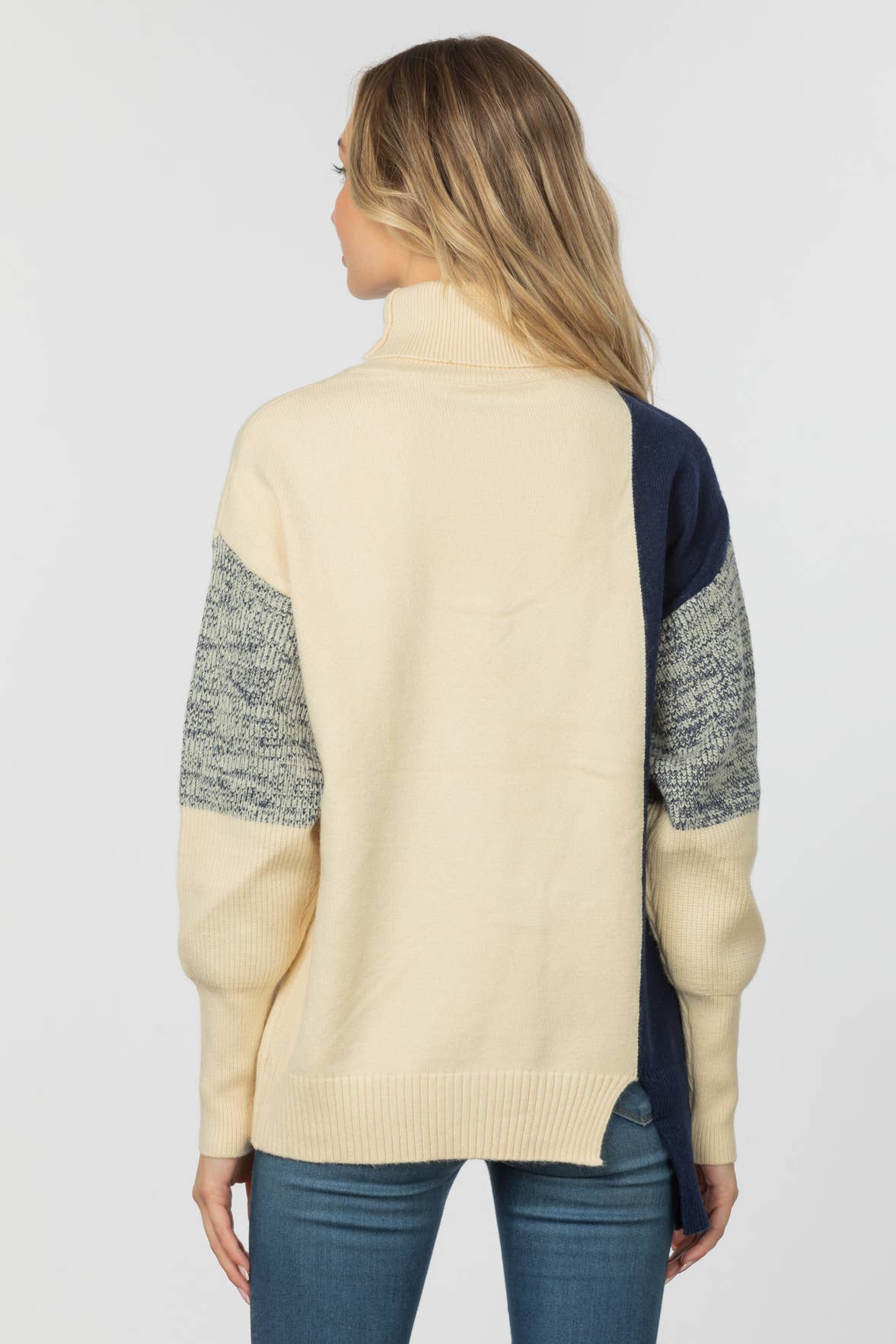 ePretty – Großhandel Strickpullover – Damen – EP-SW361 Strick-Rollkragenpullover mit Farbblock4