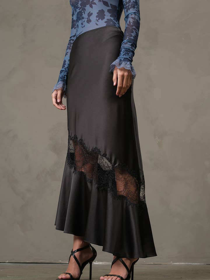 Jupe en satin biais avec panneau en dentelle - RS1005 pour la vente par RAISONNEL