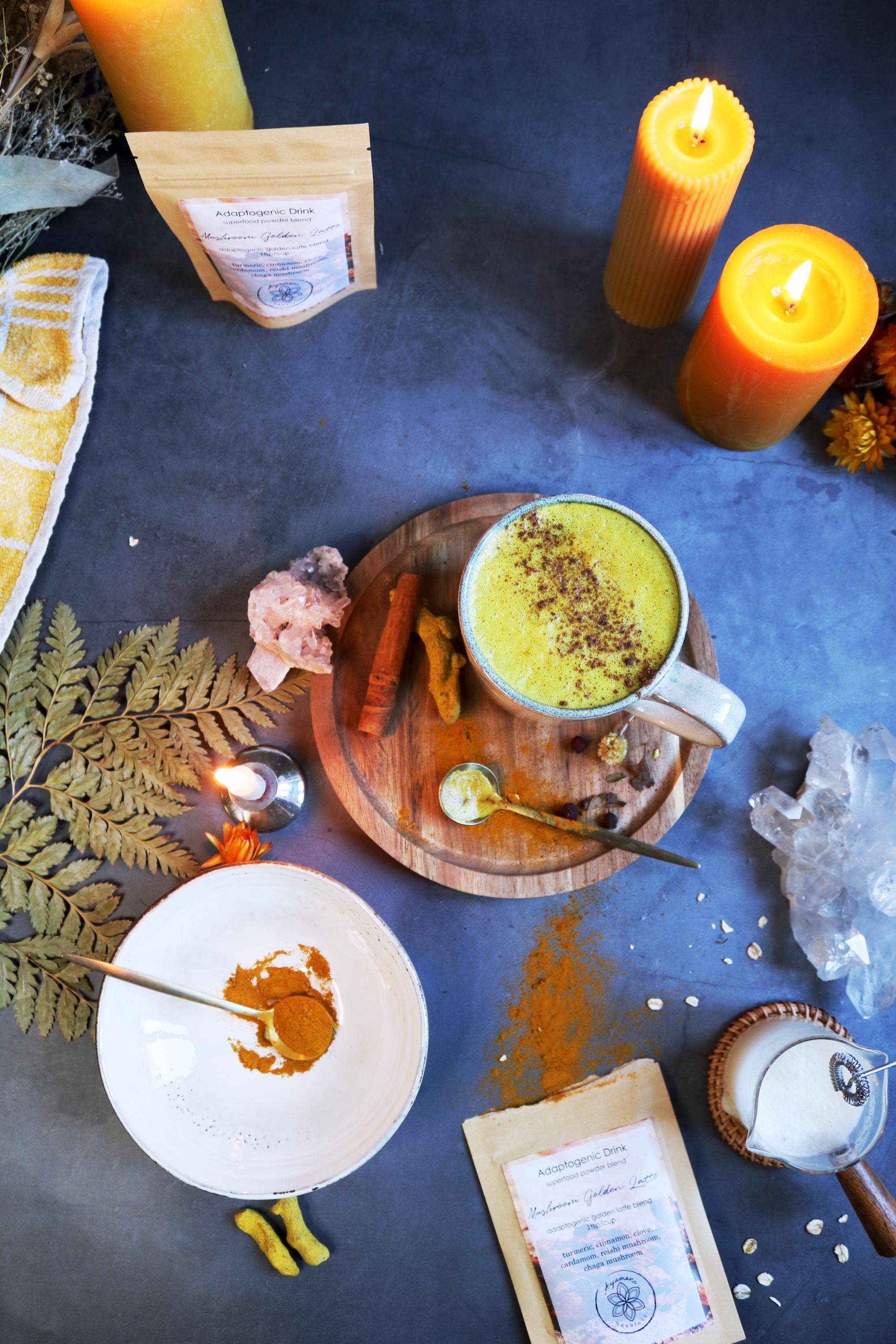 Ayamani Naturals - Vente Boisson diététique en poudre - Golden Latte aux champignons avec Reishi et Chaga, lait doré adaptogène vegan7