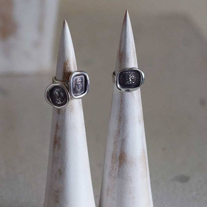 Plum and Posey - Vendita all'ingrosso Anelli con sigillo - North Star Ring - Anello di sigillo di cera a forma di stella3