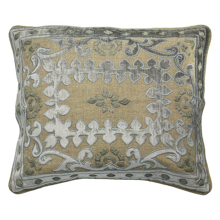 Provence Home - Wholesale Throw/Decorative Pillow - Applique’ Decorative Throw Pillow
