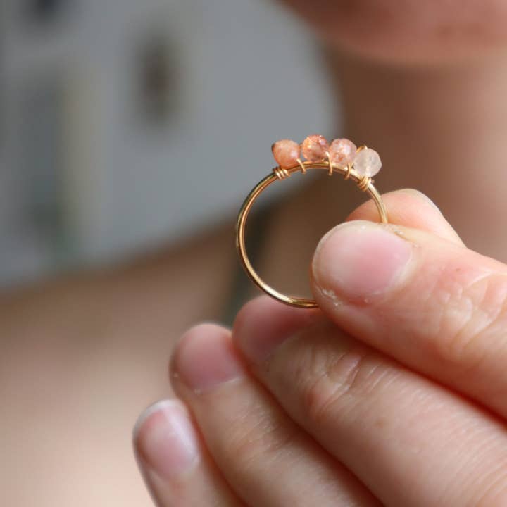 Bague Capri en pierre de soleil pour la vente par Staplez Jewelry