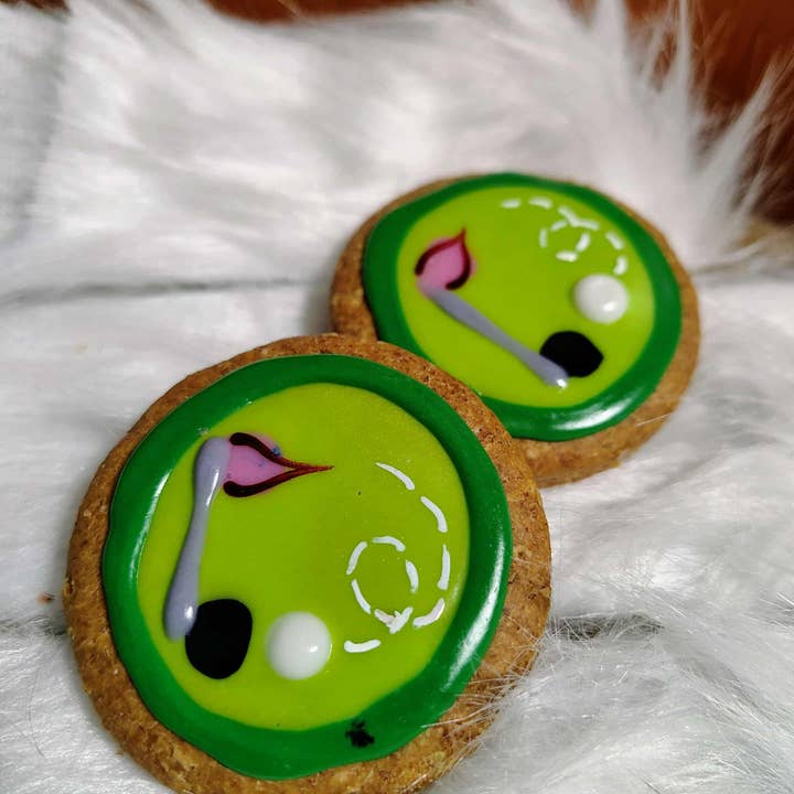 Dog biscuit golf course for wholesale by Miouf