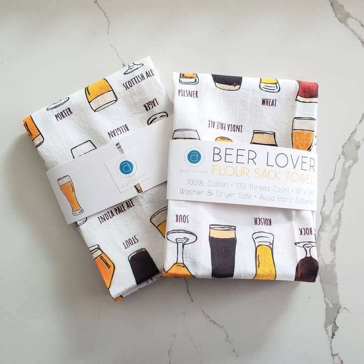 Torchon à thé/sac à farine Beer Lover 19 x 28 pour la vente par abigail hausman design & illustration