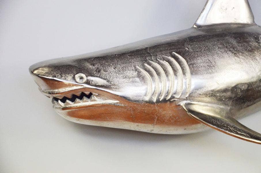 Michael & Philipp Noll e. K. - Venta al por mayor Papel pintado 3D - 2 tiburones decorativos aluminio decoración pared plata4