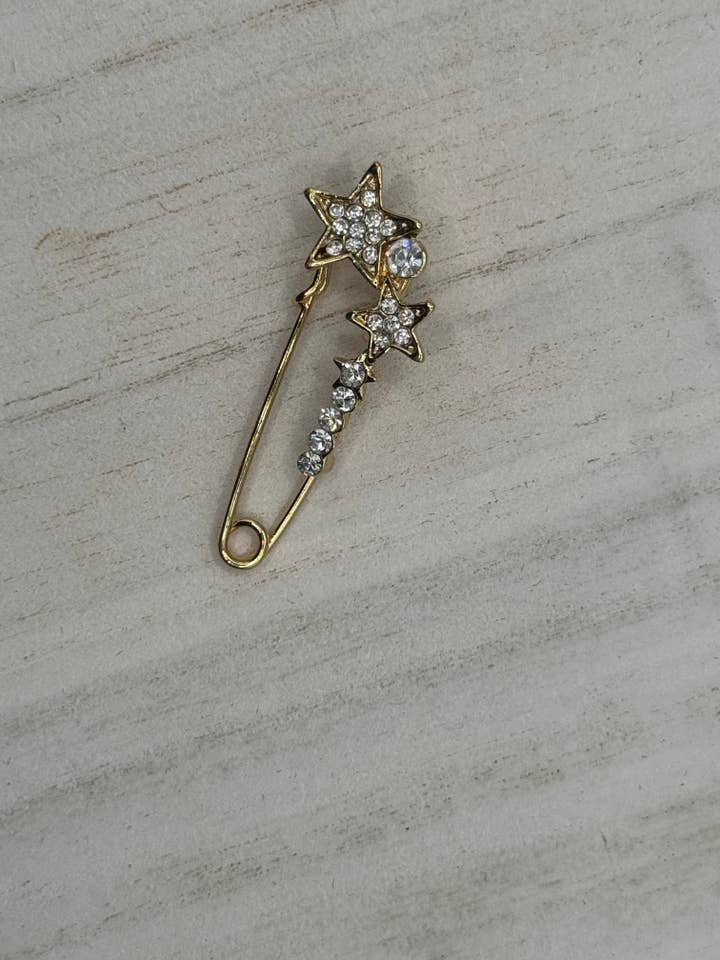 Breloque de sac broche accentuée CZ pour la vente par My Girl in LA