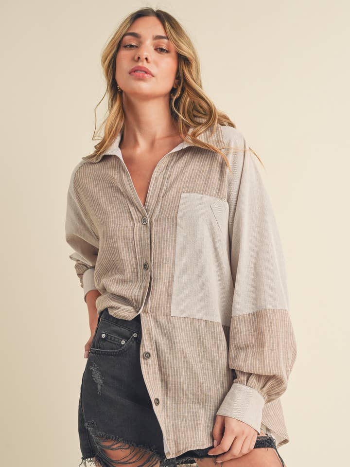 Chemise Shia à boutons - modèle AEMI + CO pour la vente par AEMI + CO