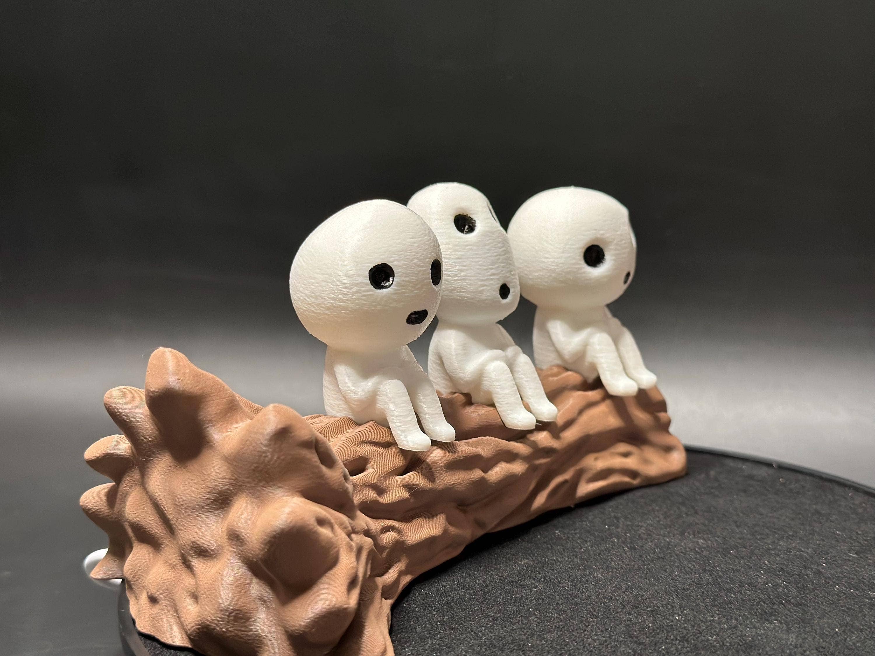 <3 Studio - Vente Veilleuses - Veilleuse Forêt Enchantée Kodama : Lampes féériques esprit de la forêt pour déco magique2