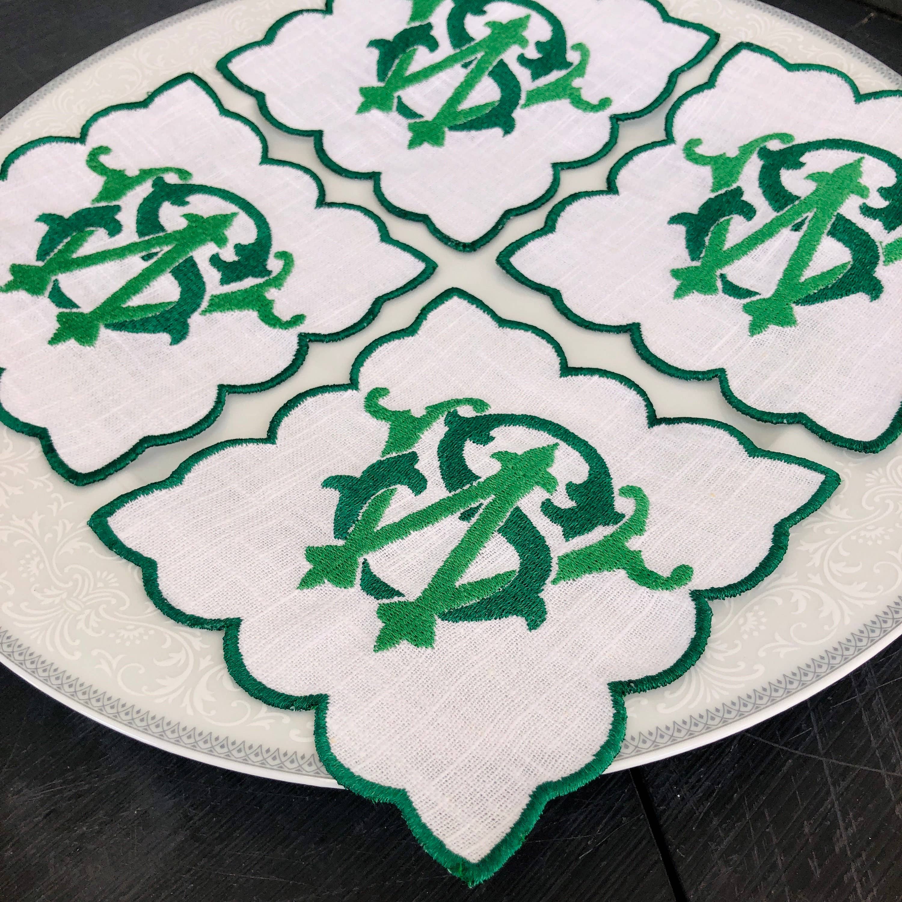 Belle Linen - Vendita all'ingrosso Tovaglioli da tavola in stoffa - Set da 4 tovaglioli cocktail in lino con monogramma di 2 lettere e bordo a scallop3