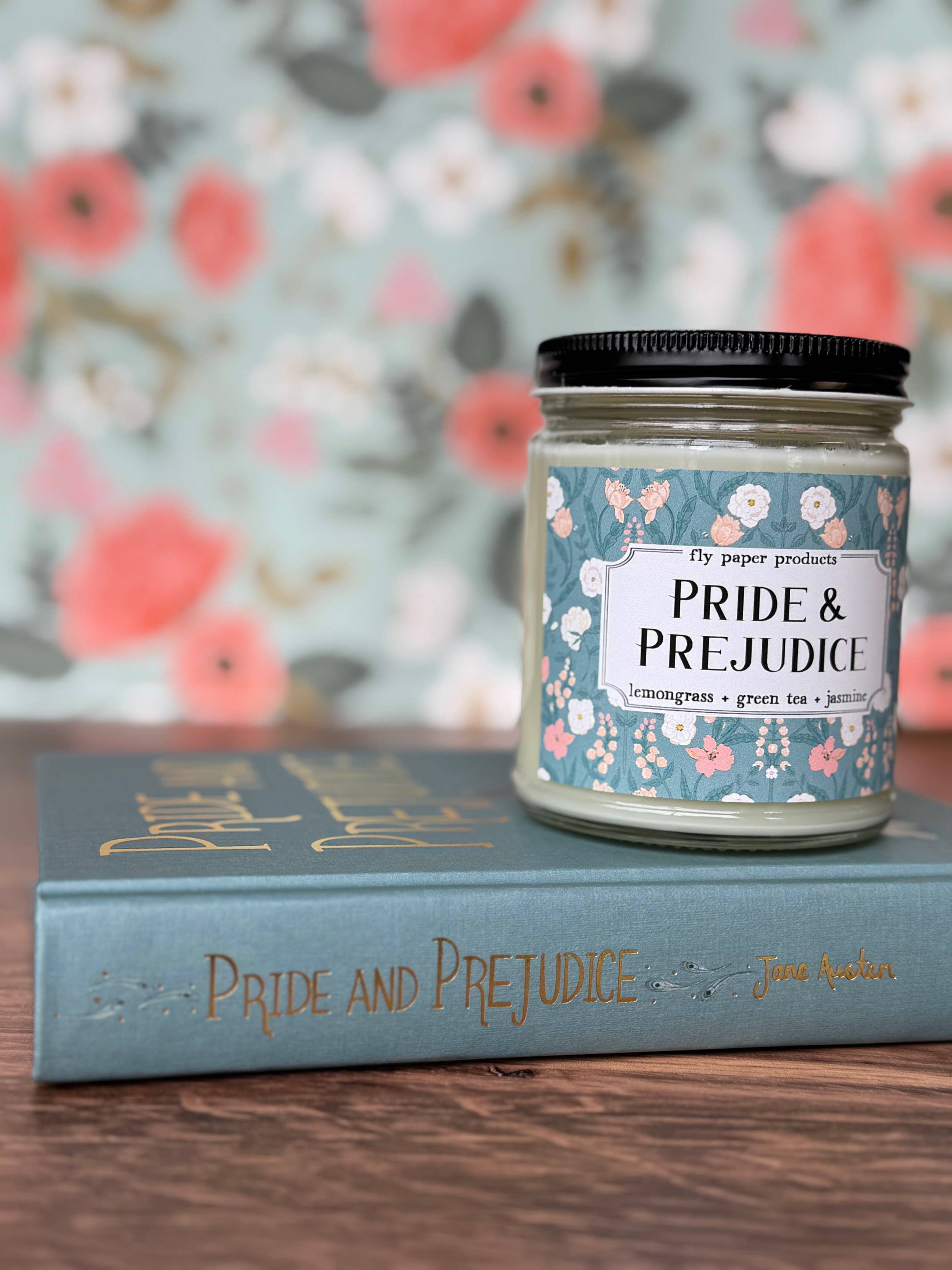 Fly Paper Products - Vendita all'ingrosso Candela in vasetto - Candela della Collezione Classica William Morris Orgoglio e Pregiudizio1