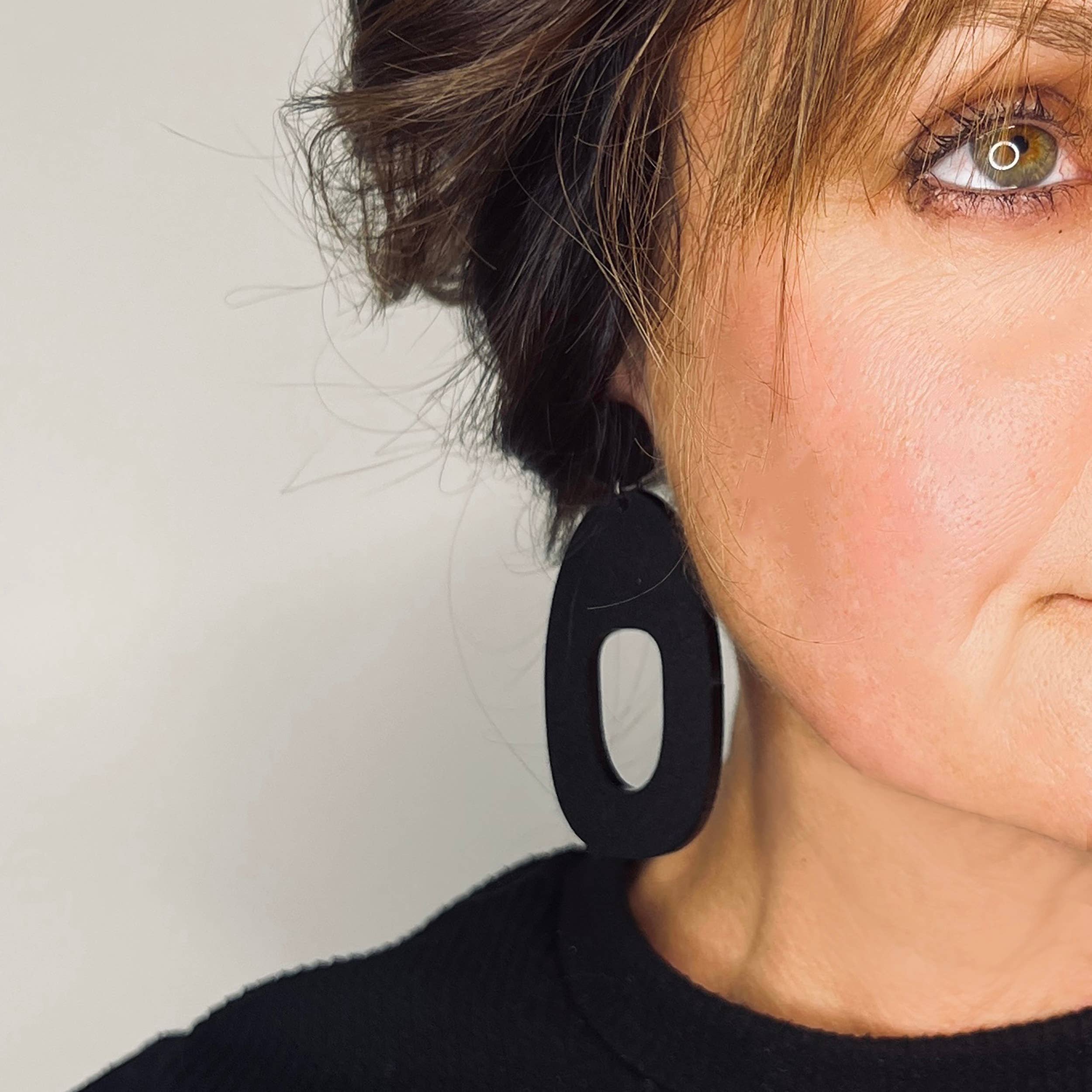 Mingled – wholesale Dangle earrings – Soko Large Black Statement Dangle Earrings4