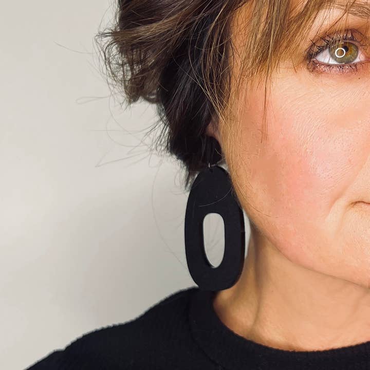 Mingled – wholesale Dangle earrings – Soko Large Black Statement Dangle Earrings4