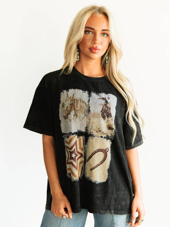 VR2 SQUARE COLLAGE GRAFISK T-SHIRT for engroshandel hos VARSITY RODEO