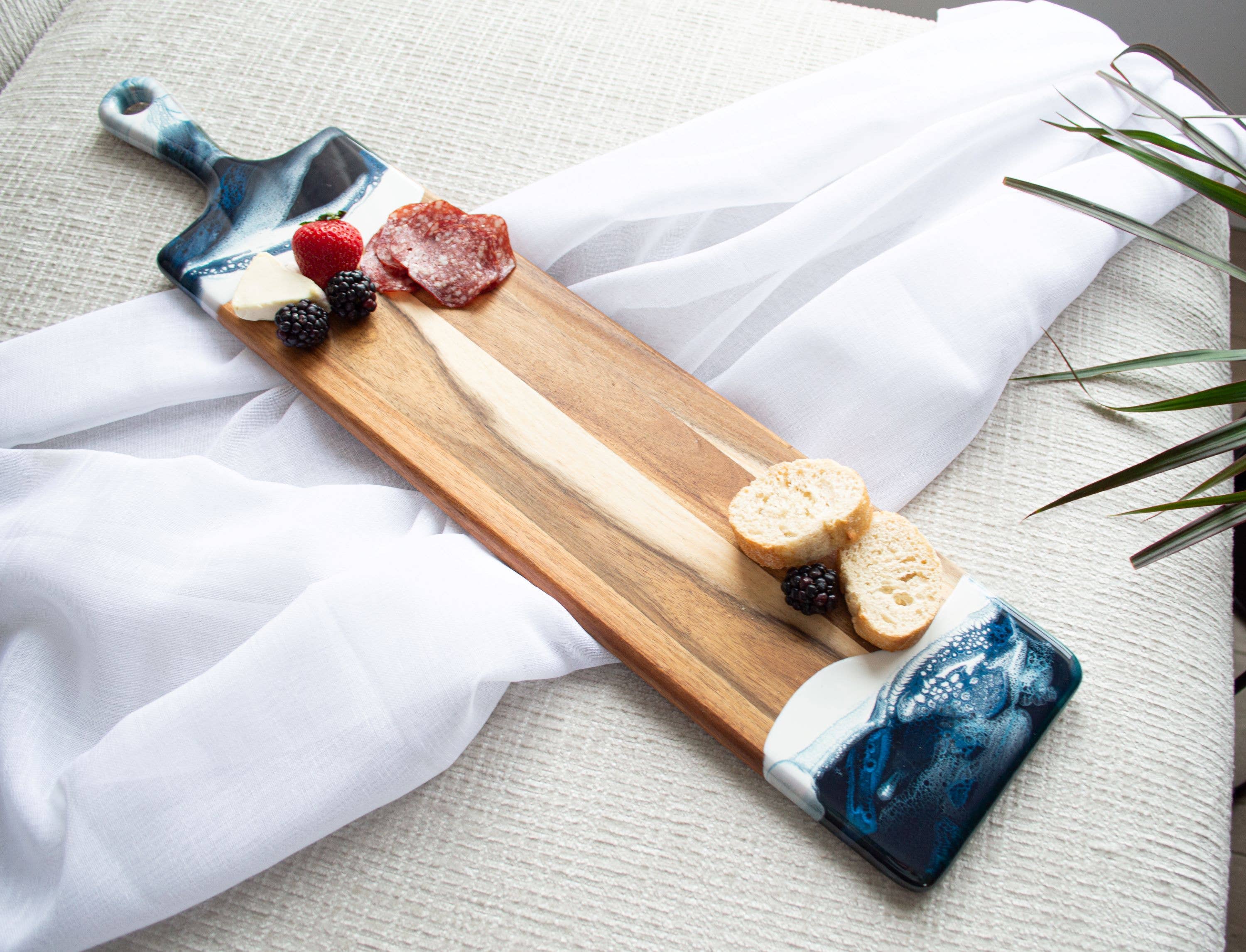 Lynn & Liana Designs - Vente Plateaux décoratifs - Planche à fromage/charcuterie en résine - Baguette 12,7 x 61 cm SANS TARIFS !8