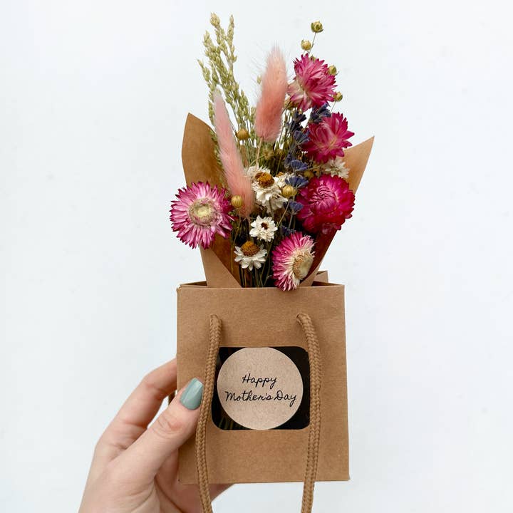 CA Studios - Wholesale Dried/Pressed Flowers - Happy Mother's Day Bouquet Bag Dried Floral Gift9