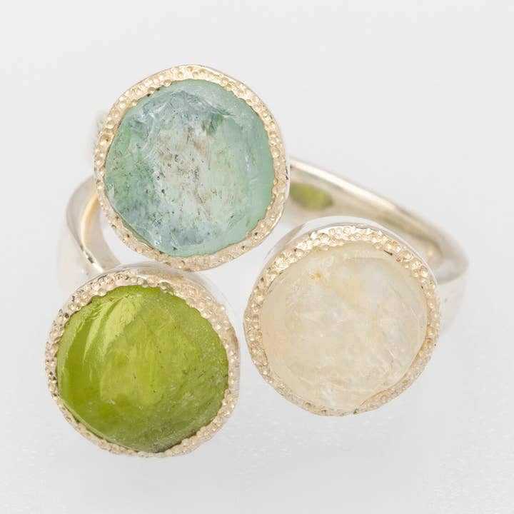 Bague à 3 pierres précieuses en péridot, pierre de lune et aigue-marine - Tri pour la vente par Koko
