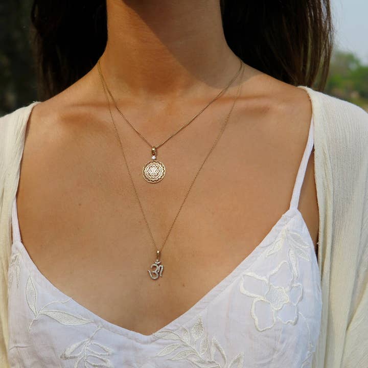 The sattva collection - Wholesale Pendant/Charm Necklace - 14 kt Gold Sri Yantra Pendant Mounted with Diamond on 18kt Gold Chain