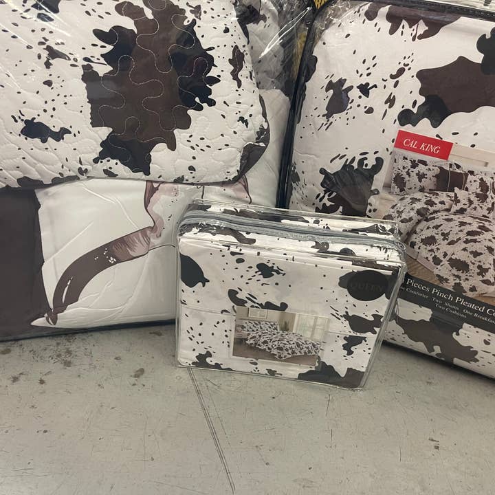 Broads Market – wholesale Bedding set – 6 Piece Plush Cow Print Bedding Set